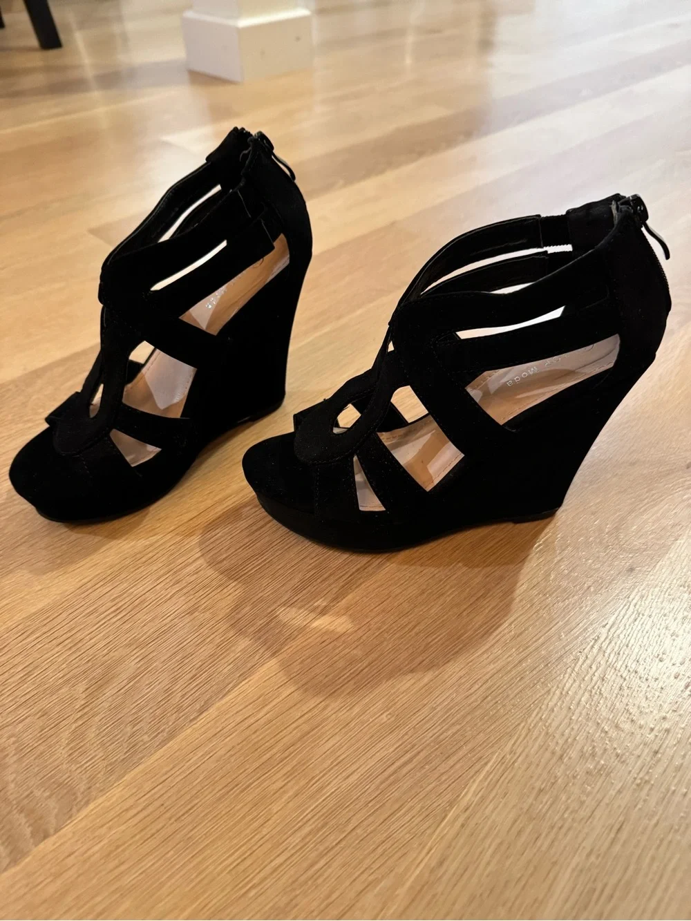Top Moda Black Suede Wedges 5.5